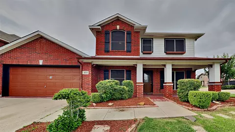 424 Kingfisher Ln, Arlington, TX 76002