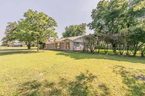5508 Loch Lomond Ln, Haltom City, TX 76148