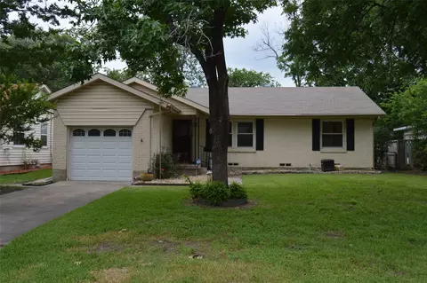 3608 Briscoe St, Greenville, TX 75401