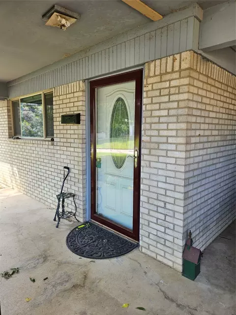 6604 Chapel Ln, Lake Worth, TX 76135