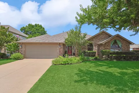2300 Hazy Meadows Ln, Flower Mound, TX 75028