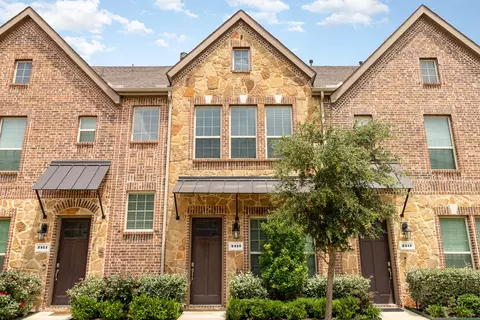 2413 Siskiyou Ln, Lewisville, TX 75056
