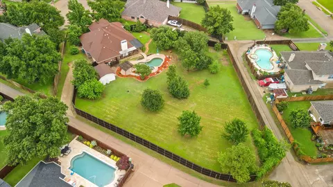 1002 Brittany Ct, Lewisville, TX 75067