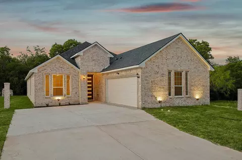 314 Trigg St, Grand Prairie, TX 75051