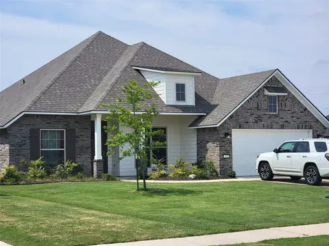 123 Livingston Dr, Bossier City, LA 71112