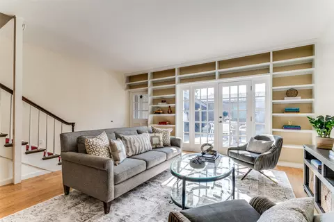7510 W Northwest Hwy #5, Dallas, TX 75225