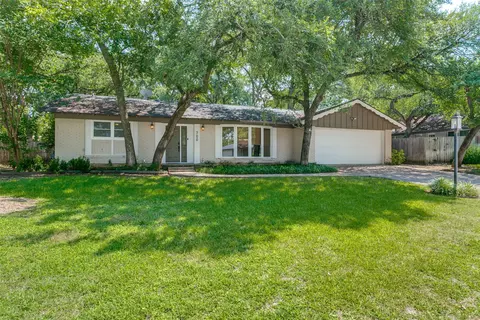 700 Annette Dr, Bedford, TX 76022