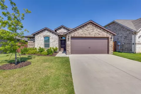 3212 Maroon Creek Rd, Aubrey, TX 76227