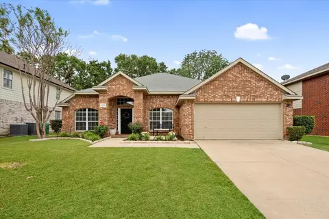 2208 Acorn Bnd, Denton, TX 76210