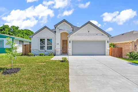 2006 San Antonio St, Grand Prairie, TX 75051