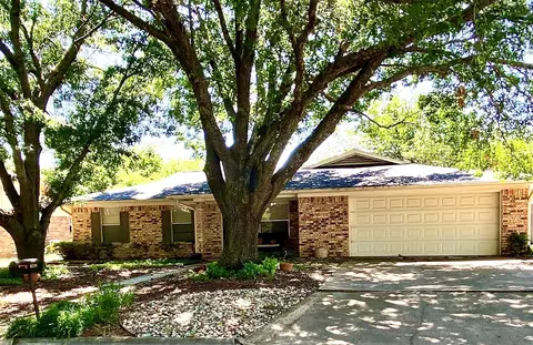1203 Aspen Rd, Gainesville, TX 76240