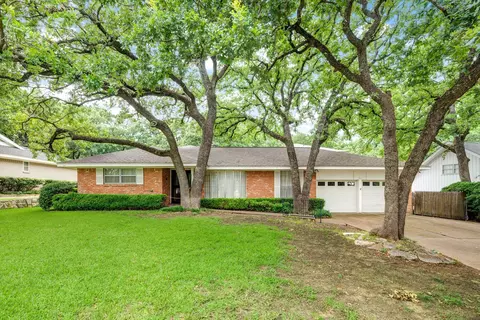 3107 Woodford Dr, Arlington, TX 76013