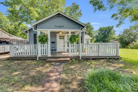 211 E Walnut St, Lancaster, TX 75146