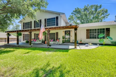 109 Cliffside Dr S, Burleson, TX 76028