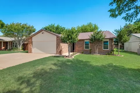 401 Hovenkamp St, Keller, TX 76248