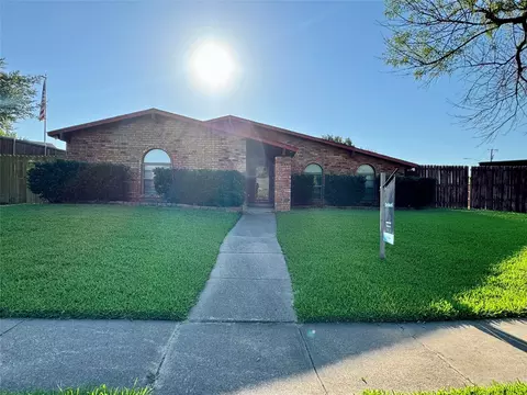 3402 Knoll Point Dr, Garland, TX 75043