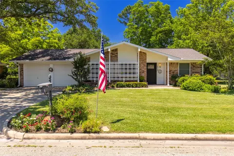 1314 Tanglewood Dr, Commerce, TX 75428