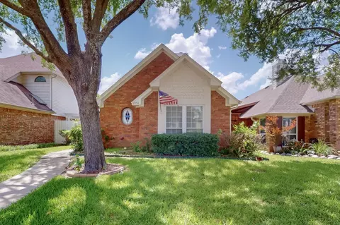 2251 Meadowstone Dr, Carrollton, TX 75006