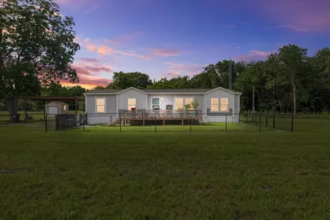 1183 Farm Road 3426, Paris, TX 75462