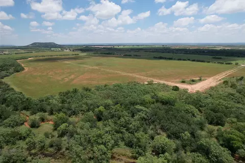 2 County Road 180, Ovalo, TX 79541