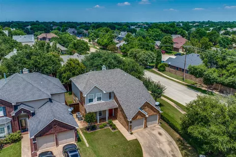 1619 Wood Ridge Ct, Corinth, TX 76210