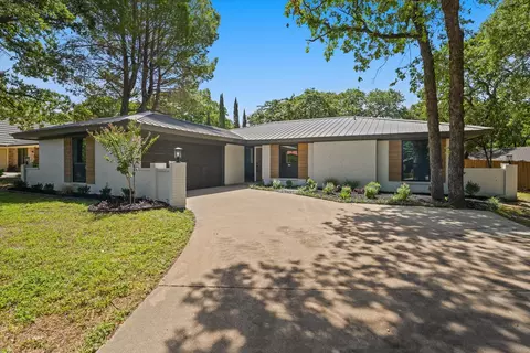 308 Driftwood Ct, Azle, TX 76020