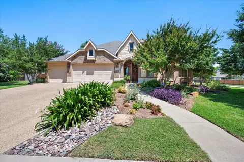 512 Highpoint Ln, Mansfield, TX 76063