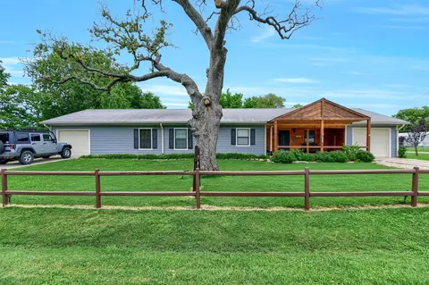 995 Hillcrest Cir, Gordonville, TX 76245