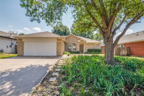 3108 Palos Verdes Dr, Corinth, TX 76210