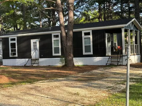 140 Ashley Ave, Streetman, TX 75859