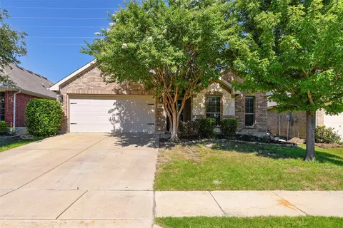 15733 Landing Creek Ln, Roanoke, TX 76262
