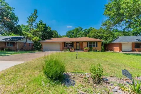 2809 Southwood Dr, Dallas, TX 75233