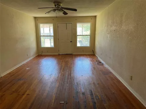 906 S Britain Rd, Irving, TX 75060