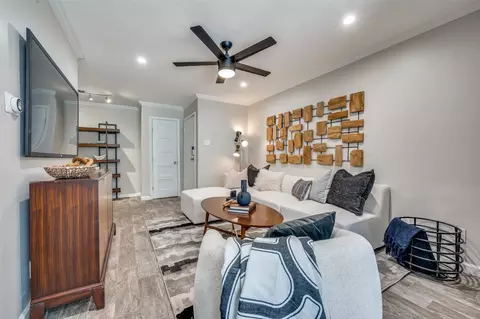 4044 Buena Vista St #111, Dallas, TX 75204