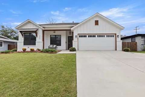 2041 Grandview Dr, Fort Worth, TX 76112