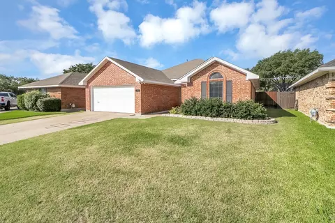 303 Southlake Dr, Forney, TX 75126