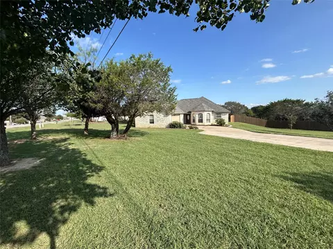 1001 W Apache Trl, Granbury, TX 76048