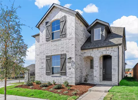 909 Gilbreath Ave, Crowley, TX 76036