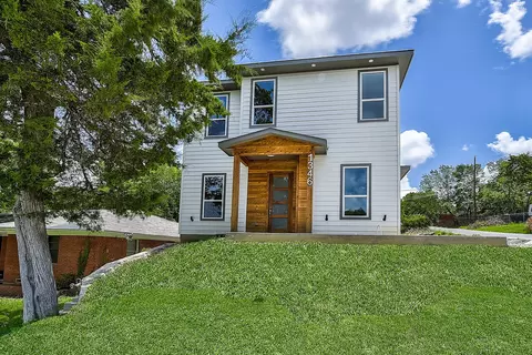 1346 Carson St, Dallas, TX 75216