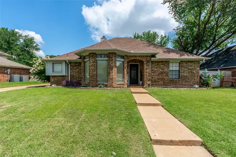 521 Gunnison Dr, Arlington, TX 76006