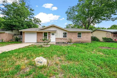 306 W Dorris Dr, Grand Prairie, TX 75051