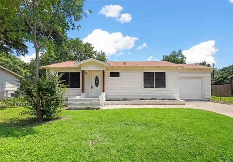 720 Shady Ln, Hurst, TX 76053