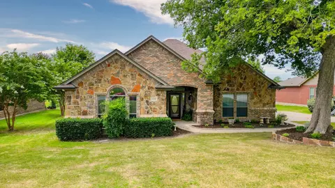 2041 Mason Pond Dr, Weatherford, TX 76085
