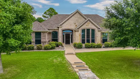 101 Hannah Ct, Weatherford, TX 76085