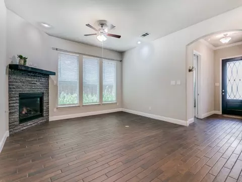 Living - 302 Park Dr, Euless, TX 76040 photo 5 of 6