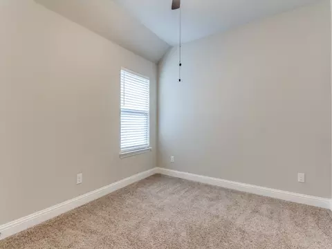 Bedroom - 302 Park Dr, Euless, TX 76040 photo 3 of 4