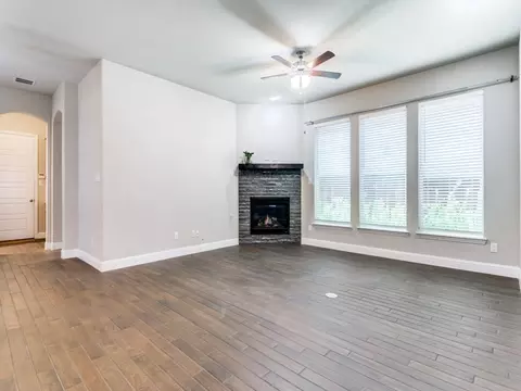 Living - 302 Park Dr, Euless, TX 76040 photo 3 of 6