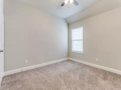 Bedroom - 302 Park Dr, Euless, TX 76040 photo 4 of 4