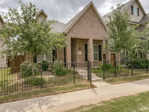Exterior - 302 Park Dr, Euless, TX 76040 photo 2 of 6