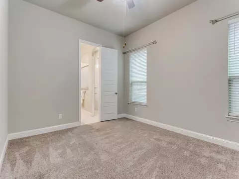 Bedroom - 302 Park Dr, Euless, TX 76040 photo 1 of 4